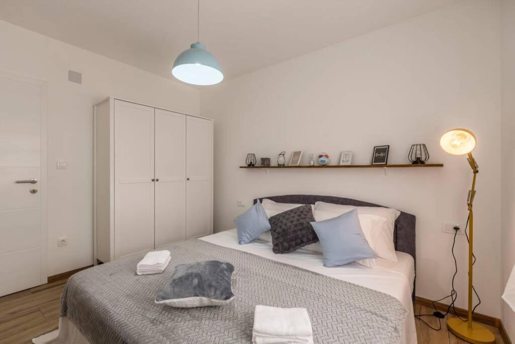 Apartment By Joe Trogir Eksteriør bilde
